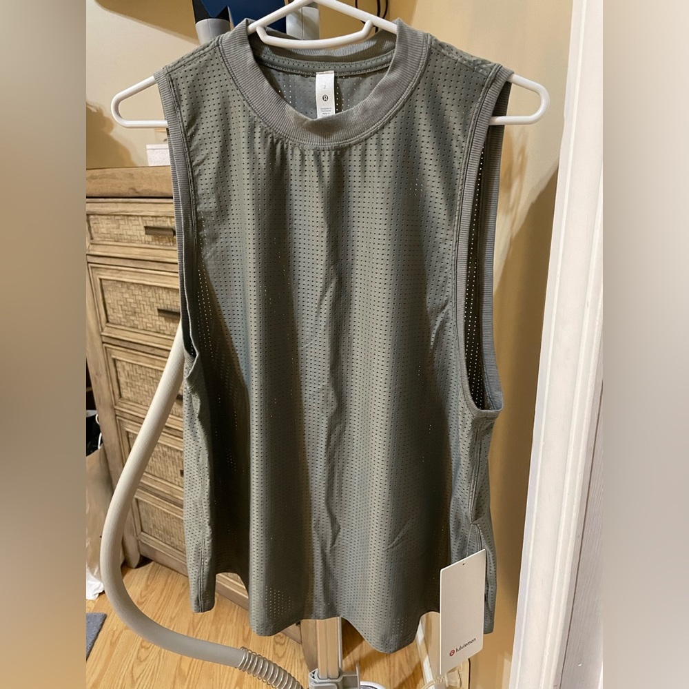 NWT Lululemon Tank Size 2